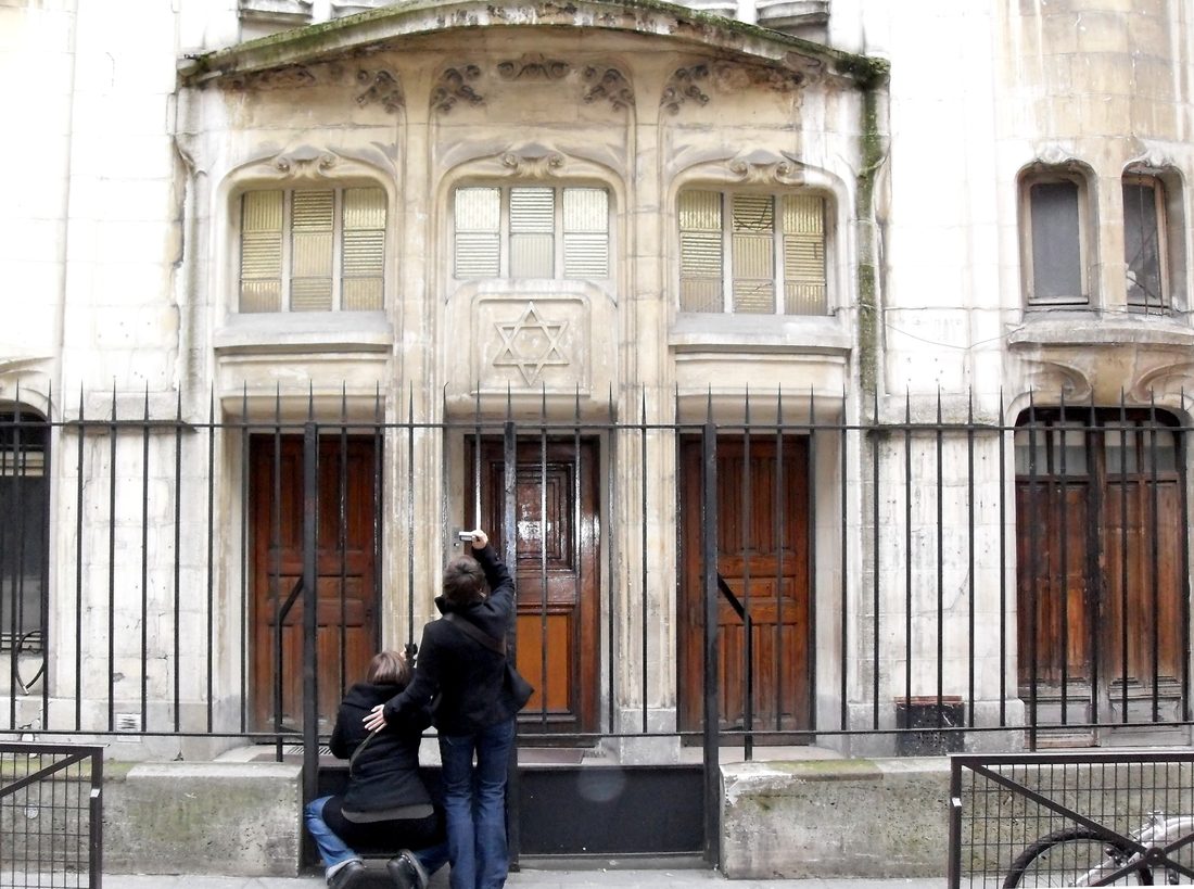 L'entrée de la synagogue